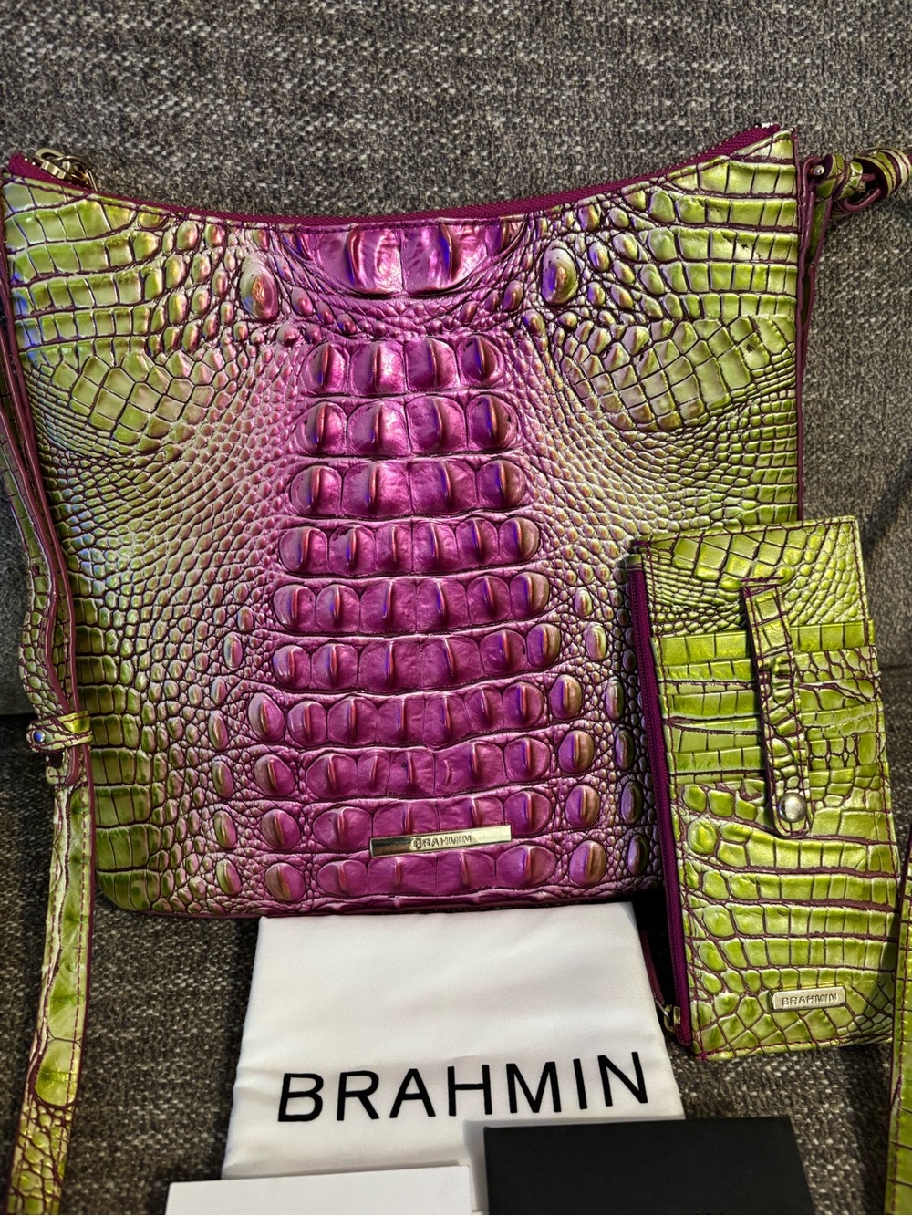 🌟Brahmin🌟 Limeade Ombré Melbourne Katie Crossbody and Credit Card Wallet - Picture 4 of 16